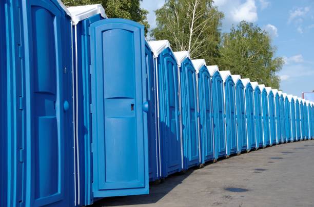 Best Portable restroom trailer rental  in Maplewood, MO